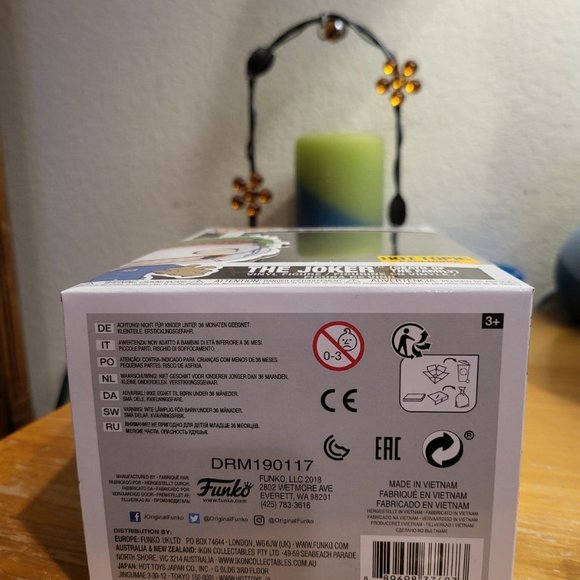 DC Super Heroes The Joker (Death of the Family) Hot Topic Exclusive Funko Pop - Picture 6 of 6